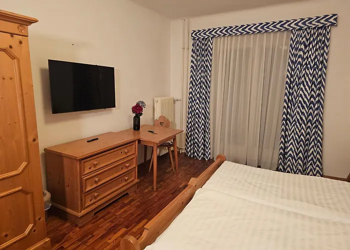 Buchner לינה וארוחת בוקר