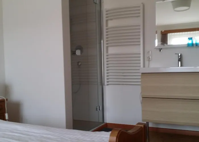 לינה וארוחת בוקר Buchner 2*